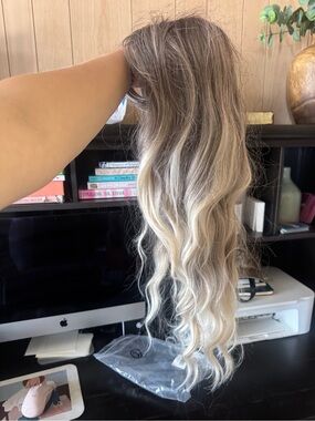 Blonde Ombre Wavy Women’s Hairpiece - Natural Blonde